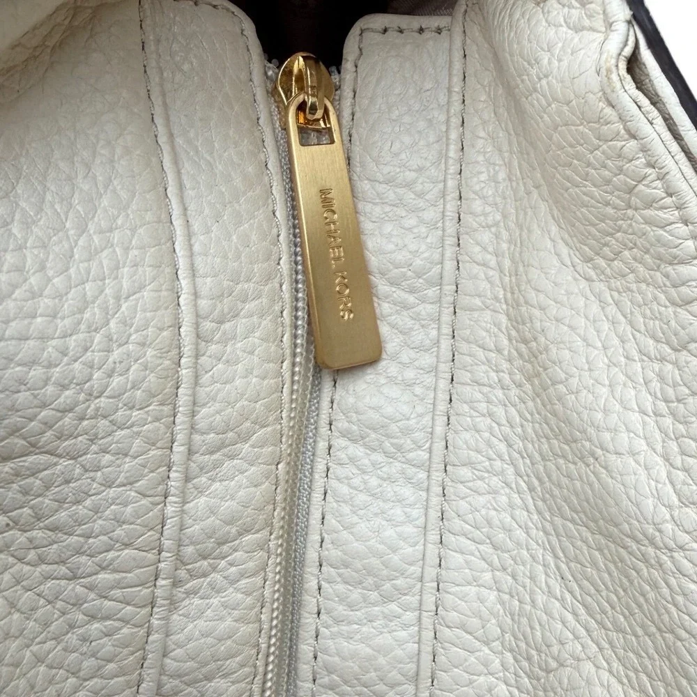 MICHAEL KORS Chelsea Leather Hobo Bag, Whipped Chelsea, Off White